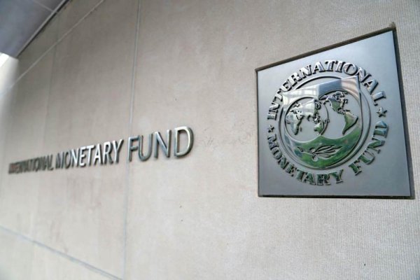炒股配资网站选 IMF维持今明两年全球经济增速预期 但警告前景并不明朗